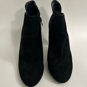 Used Gianni Bini Booties